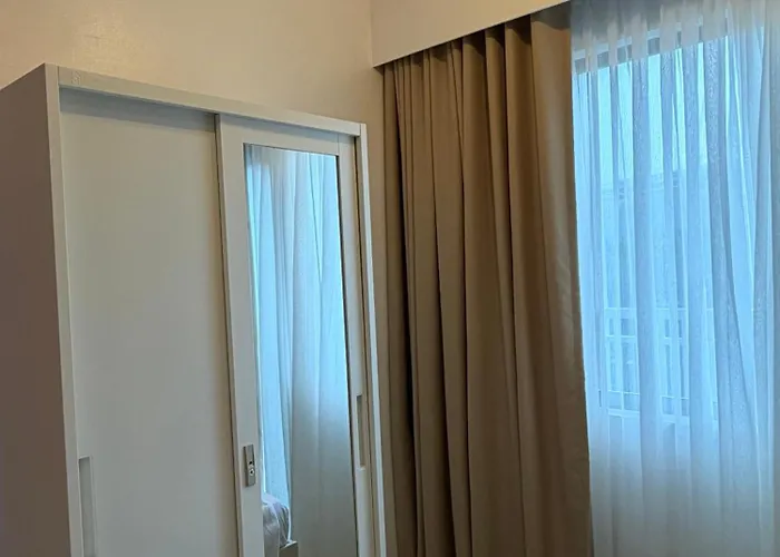 Condotel At Shore Residences In Sm Moa, Smx, Arena Near Airport Manille